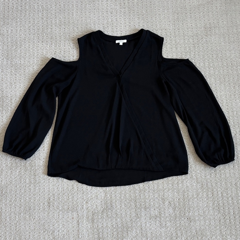 Cold Shoulder Black Top With Hidden Snap Closure Women’s Size Large